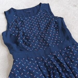 Ptp17" Tommy Hilfiger Navy and Red Patterned Midi Dress